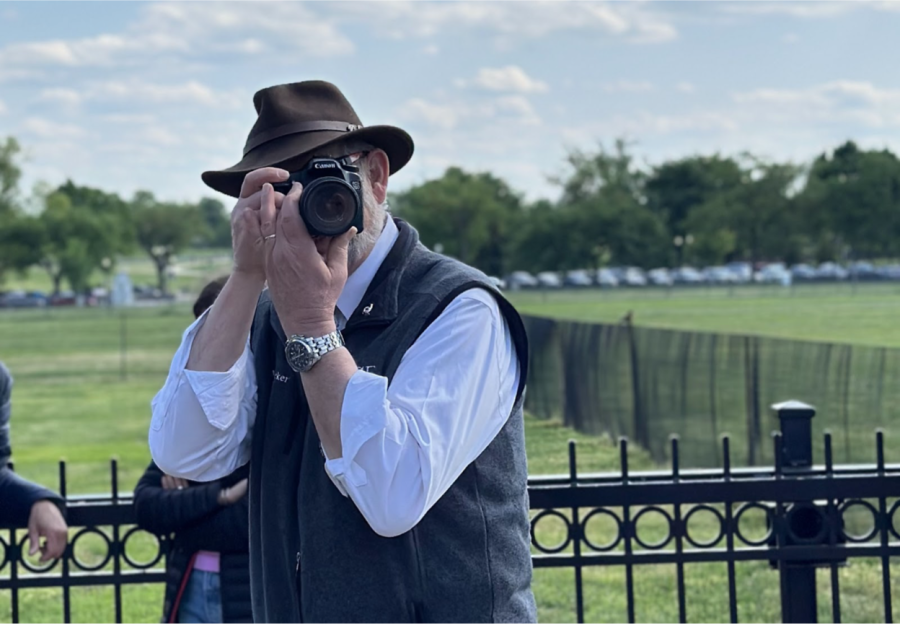 Steffen Parker taking a picture of the White House in Washington D.C. (Photo/Logan Forcier)